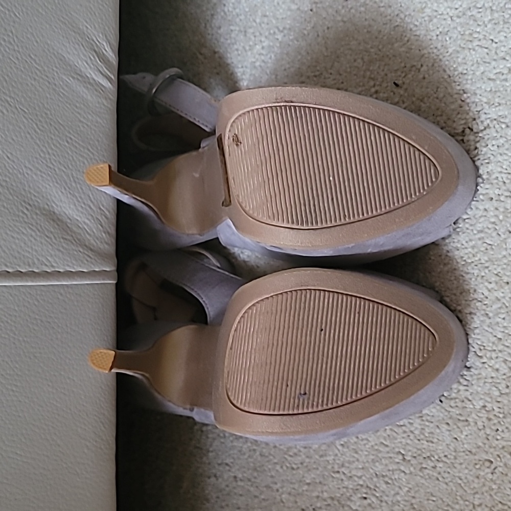 Shoes - Picture 4 of 4